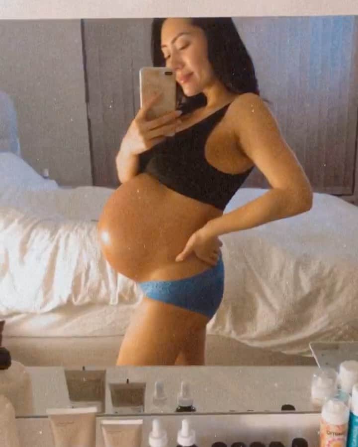 MayaTのインスタグラム：「#39weekspregnant a week before my baby was born❤️ I wanted her to be out asap but she decided to stay in my belly all the way to the full term, 40 weeks!  Now she’s here in the real life, my heart is full of love to her🥰 My little girl Valentina, Thank you for choosing me to be your mom xx  #newmom #motherhood #momlife #maternity #pregnant」