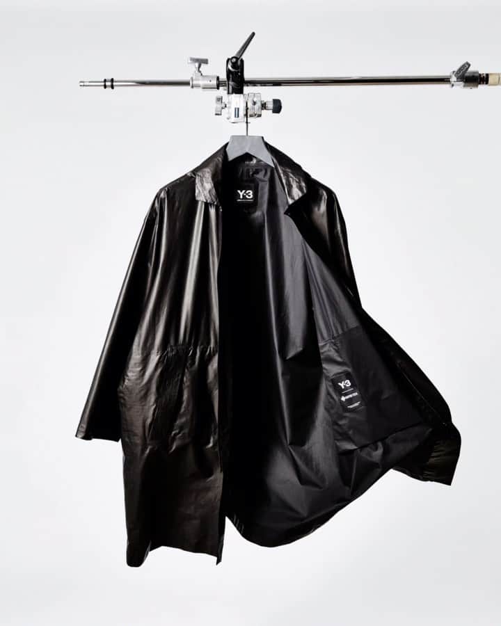 ワイスリーのインスタグラム：「Y-3 Goretex Parka. Y-3 Spring/Summer 2020. --- #adidas #Y3 #YohjiYamamoto Discover the collection at adidas.com/y-3」