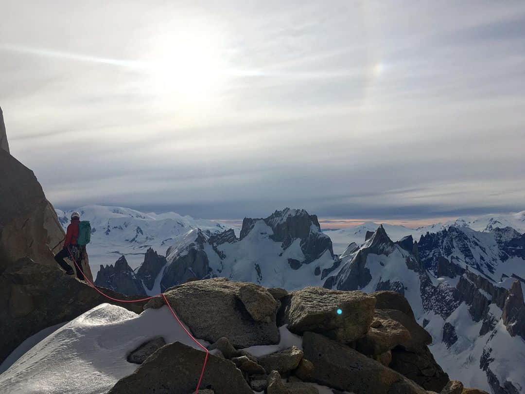アレックス・オノルドのインスタグラム：「Lovely day out in the mountains with @colinhaley1. Patagonia always inspires.」