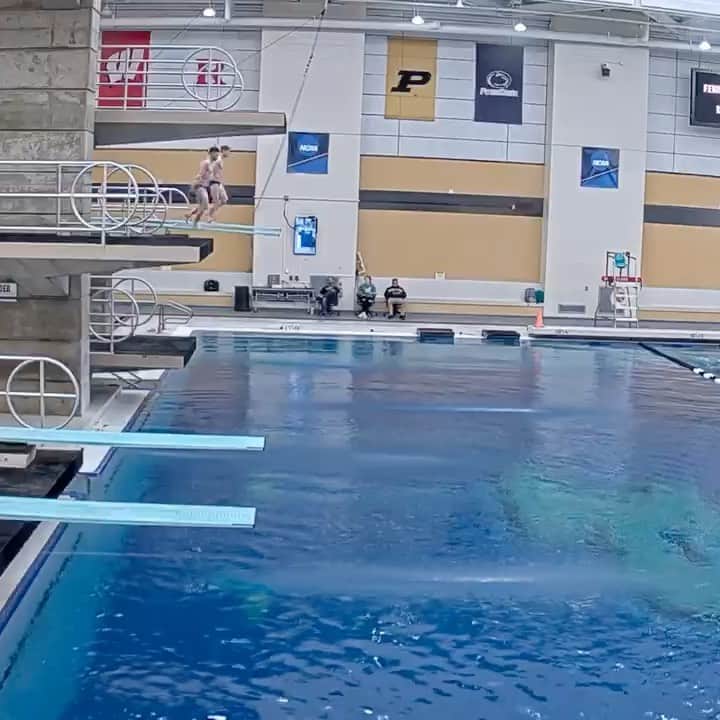 デービッド・ボウディアのインスタグラム：「The past eight months have been a struggle with this springboard thing! Friday was the first time since World Champs last July that left a practice feeling great about it. Off to 🇪🇸 for the first competition of 2020 and ready to go - side note s/o to @steele_johnson for hanging with me with all those bulks, it’s go time now @teamtoyota @nbcolympics @sidelinescout #tokyo2020 #competitionszn」