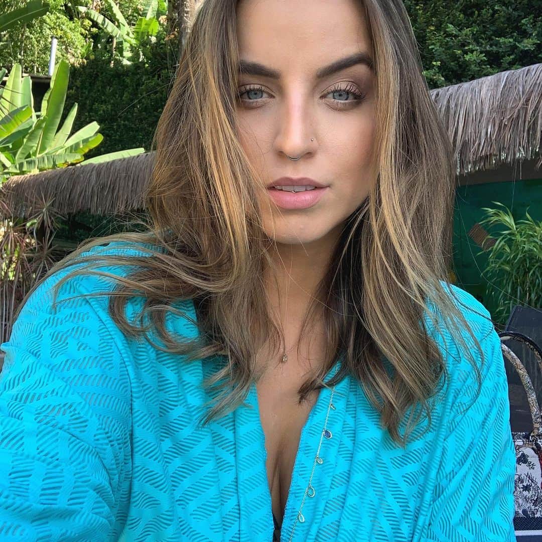 Bruna Unzuetaのインスタグラム：「🌀💤」