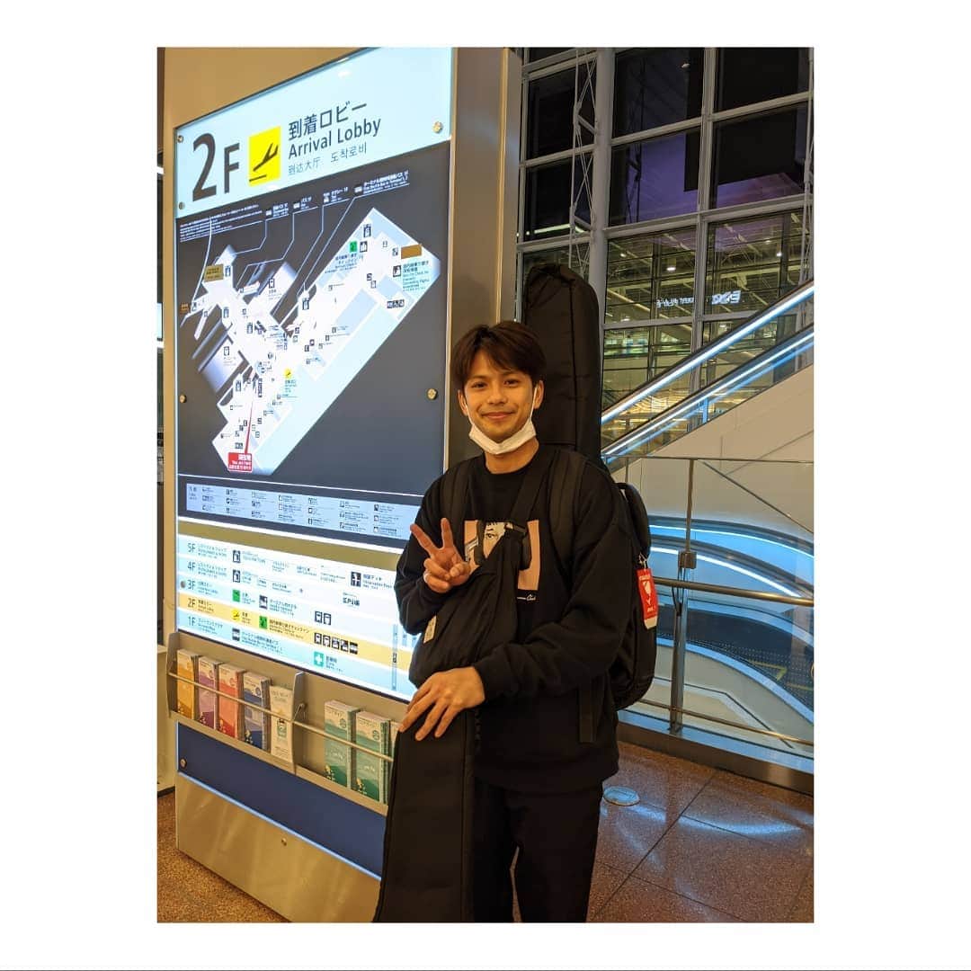森崎ウィンのインスタグラム：「ご安心を!! 無事日本に帰って来ました(^o^) ただいま〜(^o^)〜 明日から #ウィントニー 戻ります(^o^) ああああああ 何か、緊張するっす。 ミャンマーの様子は、またインスタ載せるね(^o^) #森崎ウィン  #winmorisaki  #wss2」