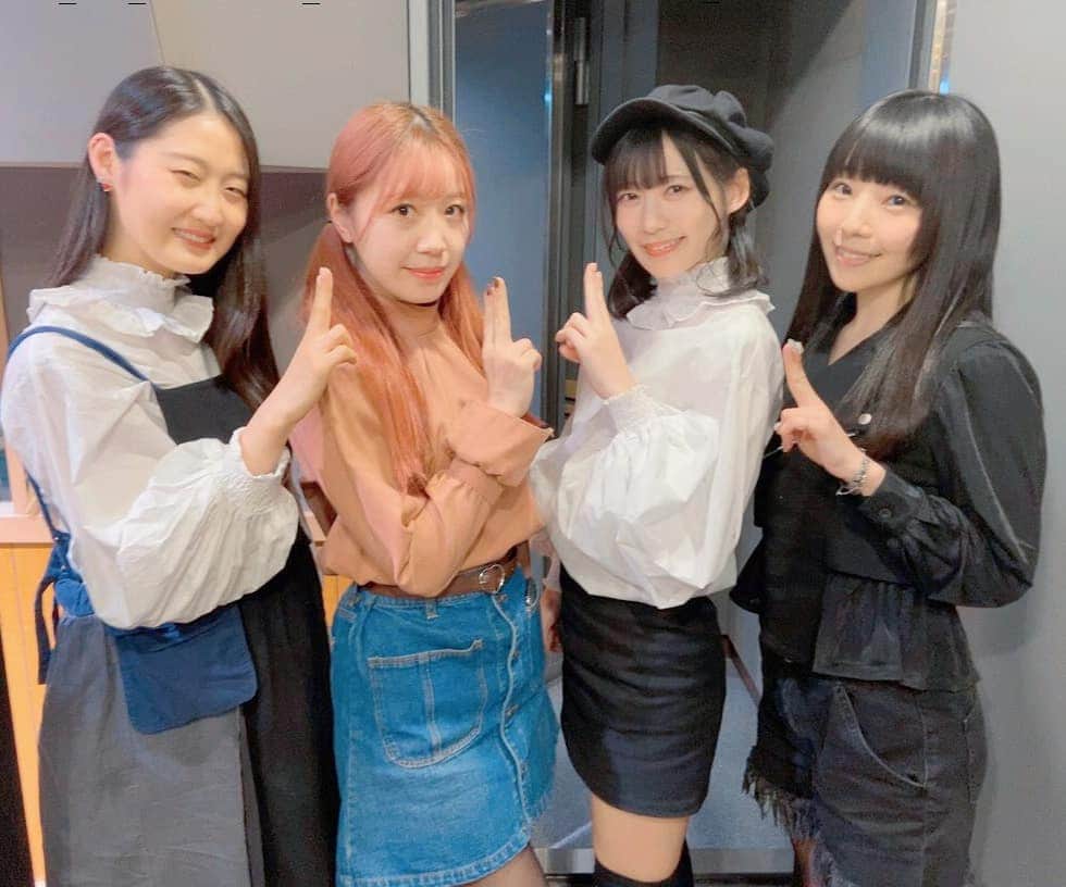空野青空のインスタグラム：「. . FM FUJI #ラジ活 📻 出撃させていただきました〜(´;ω;)♡♡ . ｱﾞｱﾞｱﾞｱﾞｱﾞｱﾞｱﾞｱﾞｱﾞｱﾞｱﾞ… しあわせだった… Twitterでみんなで実況できたのも楽しかったし、最高です👏✨👏✨ . 来週もお邪魔させていただくので、是非聴いてね〜！！！！！！！！！ . ああ…女神さま… . . . #ラジオ #ARCANAPROJECT #アルカナプロジェクト #fmfuji #Lantis #ランティス #でんぱ組 #相沢梨紗 さん #りさちー さん #女神 #天使 #推し #お便り #ガチ恋 #ガンダム #GUNDAM #うーちゃん #ハナちゃん #あおべべ #GRL #グレイル #黒髪 #裸眼 #黒髪ギャル #幸薄顔ちゃん #おやすみなさい」