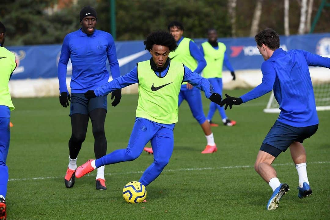 ウィリアンさんのインスタグラム写真 - (ウィリアンInstagram)「Back at the office! ⚽️」2月11日 1時26分 - willianborges88