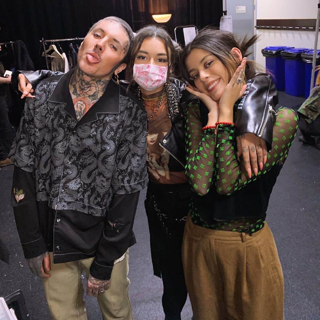 Diana Melisonさんのインスタグラム写真 - (Diana MelisonInstagram)「I missed them so much @olobersykes 🖤 @alissic Till the next time, many hugs」2月11日 1時36分 - di_melison