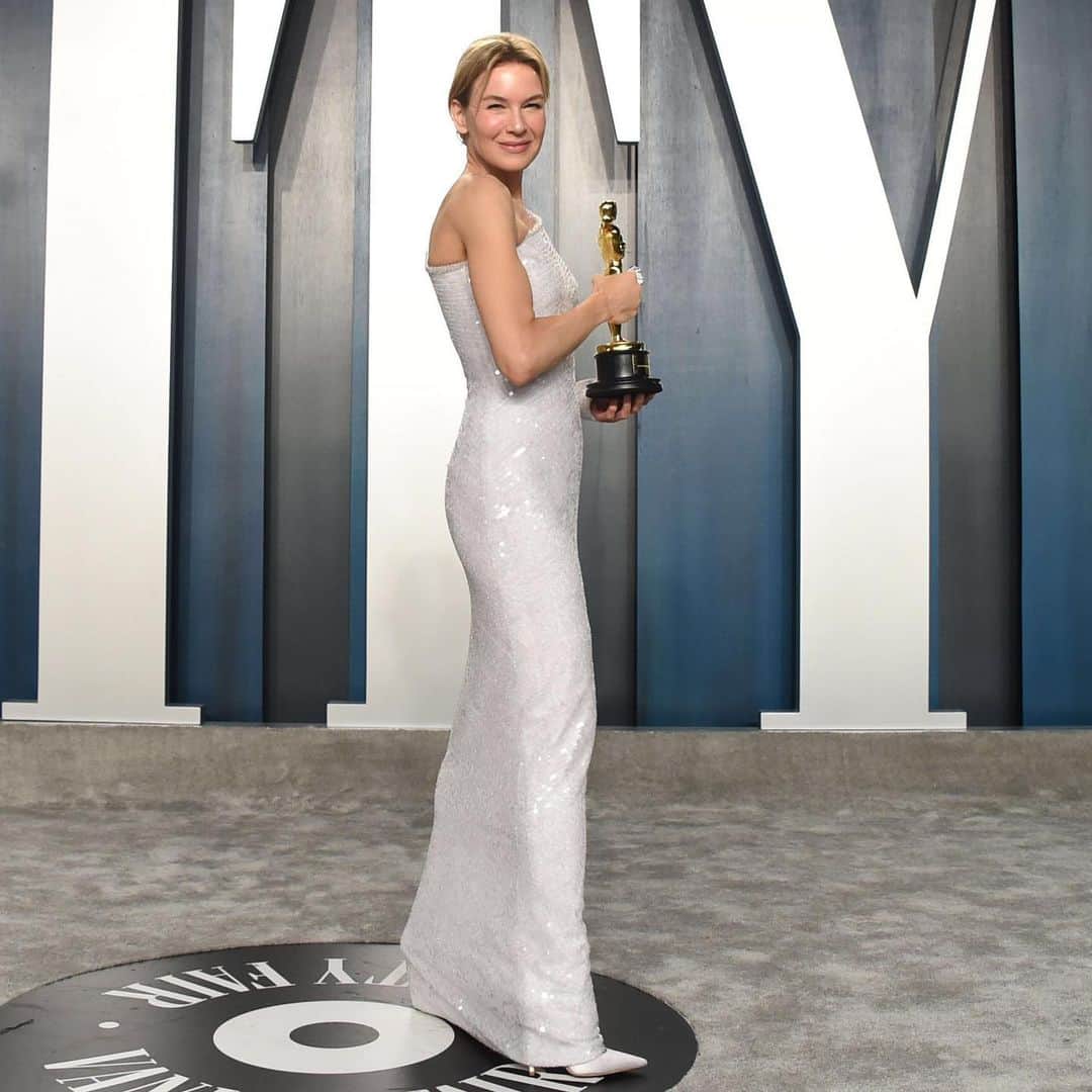 Jimmy Chooさんのインスタグラム写真 - (Jimmy ChooInstagram)「Congratulations to all the winners and nominees at last night’s 92nd Academy Awards. Visit our Stories for more #TheOscars coverage #JimmyChoo」2月11日 2時06分 - jimmychoo