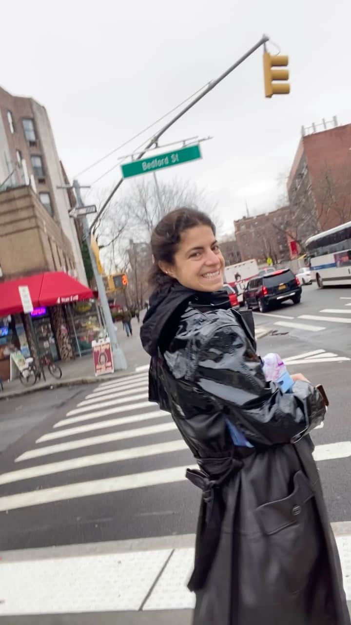 ペニーレ・タイスベックのインスタグラム：「Leandra has always been a big inspiration to me, we share a hang for details and jewelry plus not changing our style to something  more convenient after becoming mothers . Thanks to all who sent me questions - had to make it short, so couldn’t add all of them♥️」