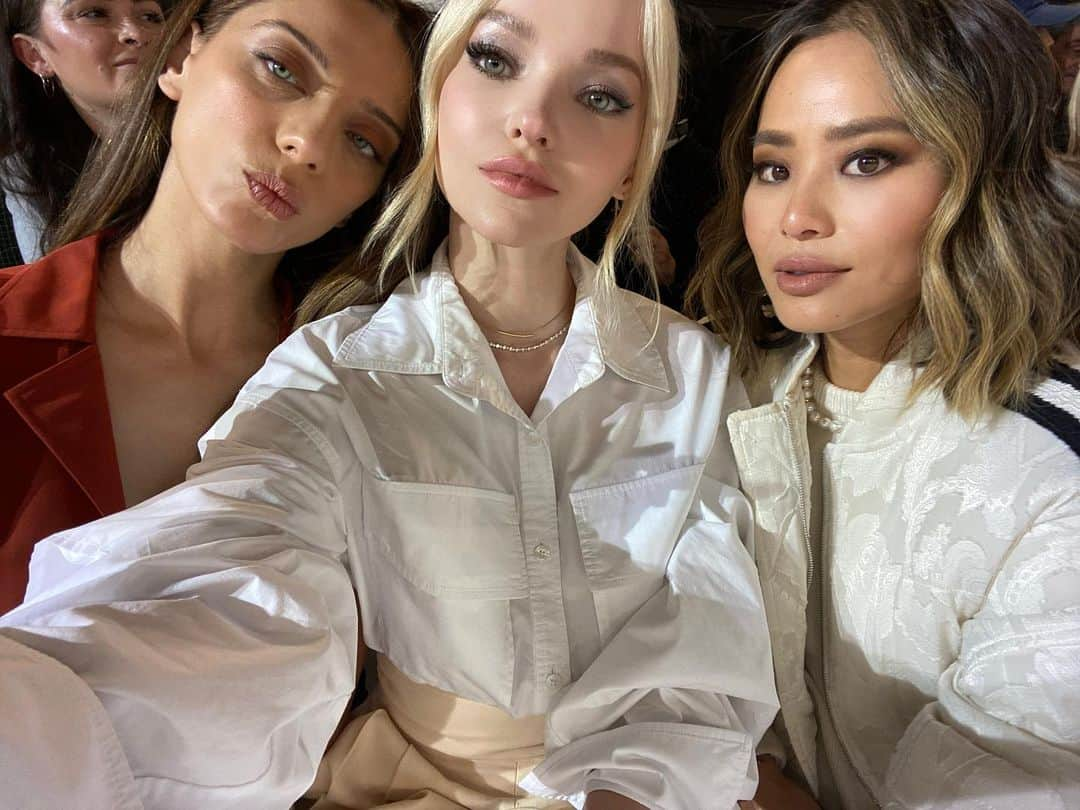 ダヴ・キャメロンさんのインスタグラム写真 - (ダヴ・キャメロンInstagram)「absolute angels front row at @adeam」2月11日 5時17分 - dovecameron