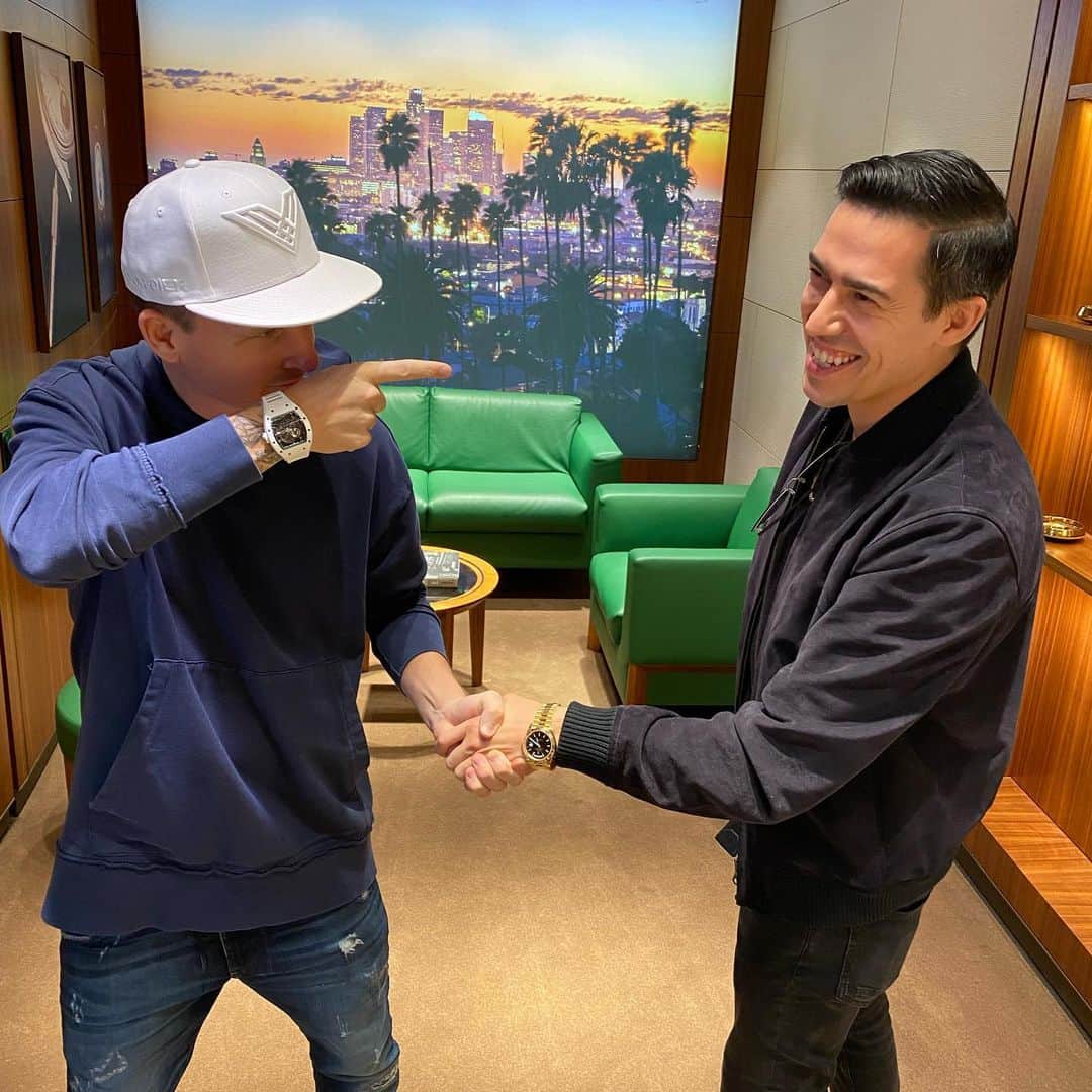 のインスタグラム：「2019 was a defining year for myself and the @dyrdekmachine. The year would not have been possible without my right hand man, President and COO  @brian_atlas. I wanted to mark this milestone year with the timeless gift. Money can come and go, but that Gold Presidential Rolex last forever! Thank you for your relentless dedication to bringing the vision alive. #manufacturingamazing #doordier」