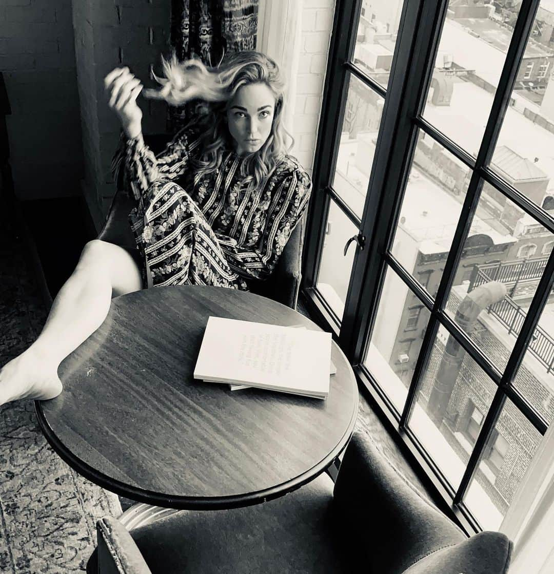 ケイティ・ロッツさんのインスタグラム写真 - (ケイティ・ロッツInstagram)「Planning my next trip to NYC...」2月11日 6時10分 - caitylotz