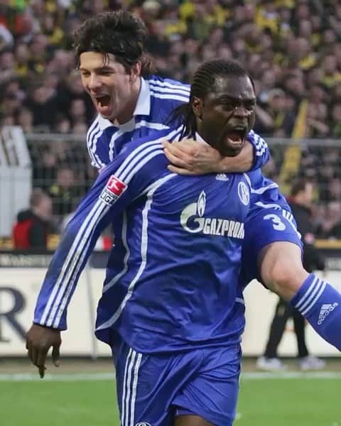 ゲーラルド・アサモアのインスタグラム：「12 Jahre her... 😁✌🏿💙 #s04 #onthisday @s04」