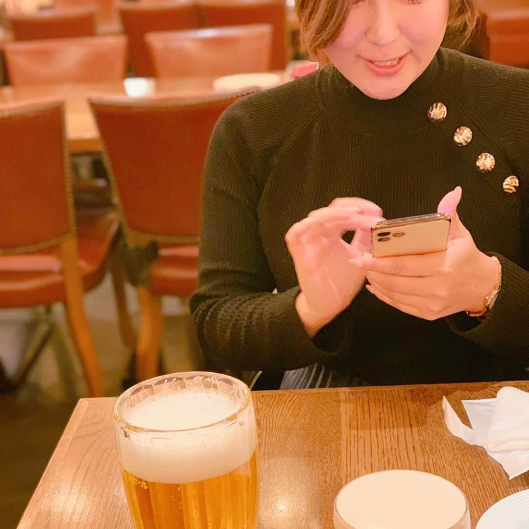 長嶺菜菜子さんのインスタグラム写真 - (長嶺菜菜子Instagram)「﻿ ﻿ 【仕掛けられるよりも﻿ 　仕掛ける方になりたい】﻿ ﻿ ﻿ ﻿ さくらこも私もそういうタイプ👈🤪﻿ ﻿ ﻿ ﻿ 楽しい事が好き﻿ ﻿ イベントも楽しそう！って思ったら﻿ その為だけに時間を作って参加する﻿ ﻿ ﻿ けど﻿ ﻿ イベントをする方﻿ 仕掛ける方がもっと楽しい﻿ ﻿ 好きな空間﻿ 好きな音楽﻿ 好きなお酒﻿ 好きな人﻿ ﻿ そんな好きを集めてのイベントって絶対楽しいよなぁ﻿ ﻿ ﻿ @sakurako_mahaloha  さくらこの行動力と人を巻き込んで幸せにする力はほんと無限大♾﻿ ﻿ ﻿ 沖縄で何か仕掛けよ！﻿ その時は宜しく🤩﻿ ﻿ ﻿ ﻿ レディー・ガガの名言がカッコいい﻿ ﻿ 検索される人﻿ ﻿ 私もそうなりたい﻿ ﻿ ﻿ ﻿ 【高校の時、友達はみんな将来Googleで働きたいて言ってた。けど、私はそこで検索される人になりたいと思ってたの。】﻿ ﻿ ーレディー・ガガー」2月11日 6時55分 - na7co0422