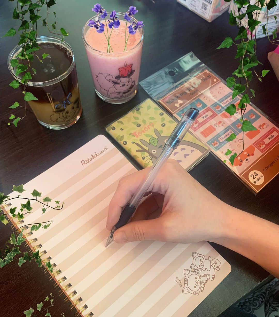 Nicole Eevee Davisさんのインスタグラム写真 - (Nicole Eevee DavisInstagram)「I drove to this little cafe near me to write out my Patreon letters and enjoy some nice food ✨🌿☕️ I know I keep going on about this but I’m just so happy and excited to finally be doing something constructive with this :’) I’m so proud and so grateful to everyone who’s been helping support and encourage me.. this is surreal」2月11日 7時05分 - eeveedavis