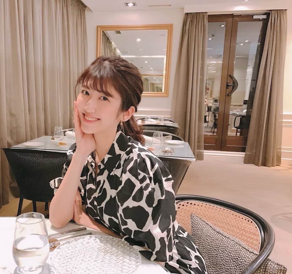 杉本雛乃のインスタグラム：「スペインはzaraとloeweだって🇪🇸 . . トレドと王宮と美術館とパエリア👏 めちゃくちゃステキな街でした✨ 私の写真、トレドの良さが全く伝わる気がしない..😔 この日曇ってたけどそれでもとっても綺麗でした！！ . . #定まらないフィルター」