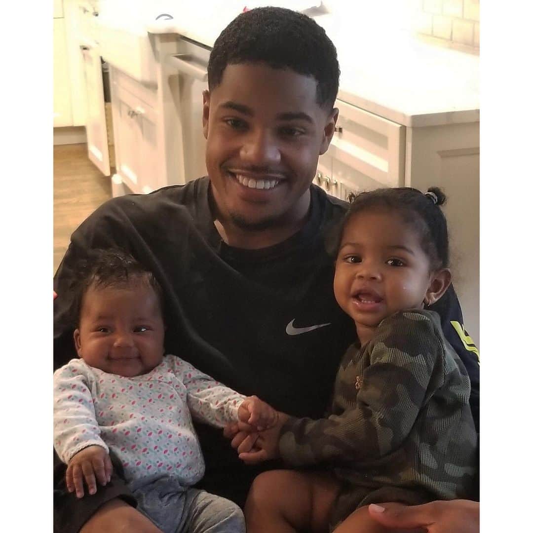シャネル・イマンのインスタグラム：「Happy birthday to my hubby, best friend & baby daddy! I thank God for this very special day. You are truly one of a kind and I don’t know what I would do without you 🙏🏽 We love you so much PAPA ❤️ Best daddy #girldad」