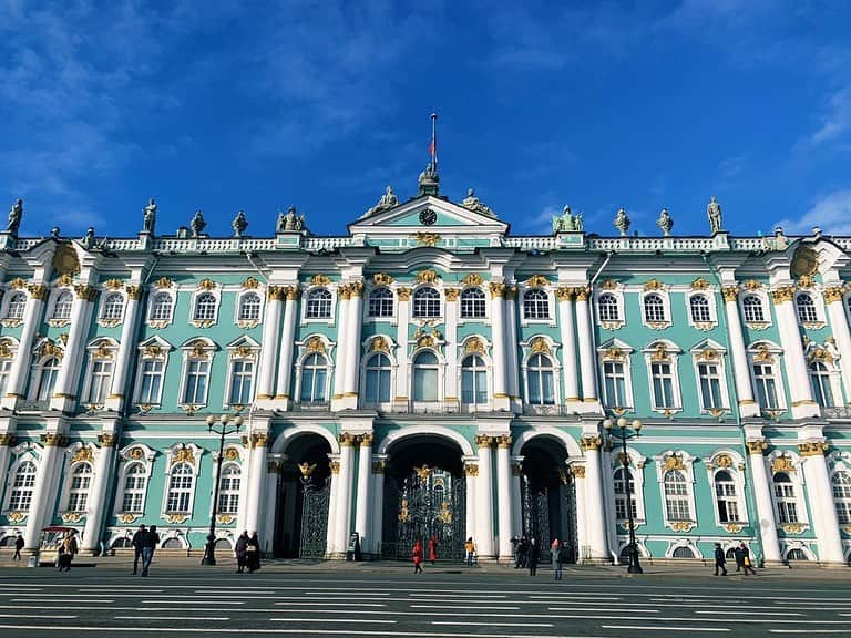 宮本彩希のインスタグラム：「⚜️Государственный Эрмитаж⚜️ #hermitage #hermitagemuseum #russia」