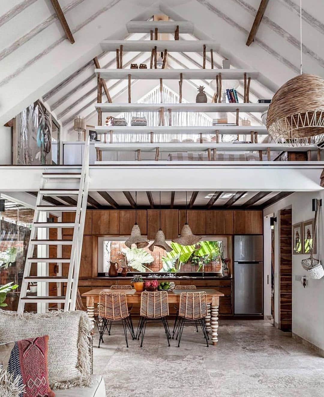 My Interiorさんのインスタグラム写真 - (My InteriorInstagram)「Another reason to go to Bali 🌊 🌴 ☀️, just soo beautiful, Villa Oceans, in Canggu | Indonesia 🇮🇩 by @biombo_architects」2月26日 1時52分 - myinterior
