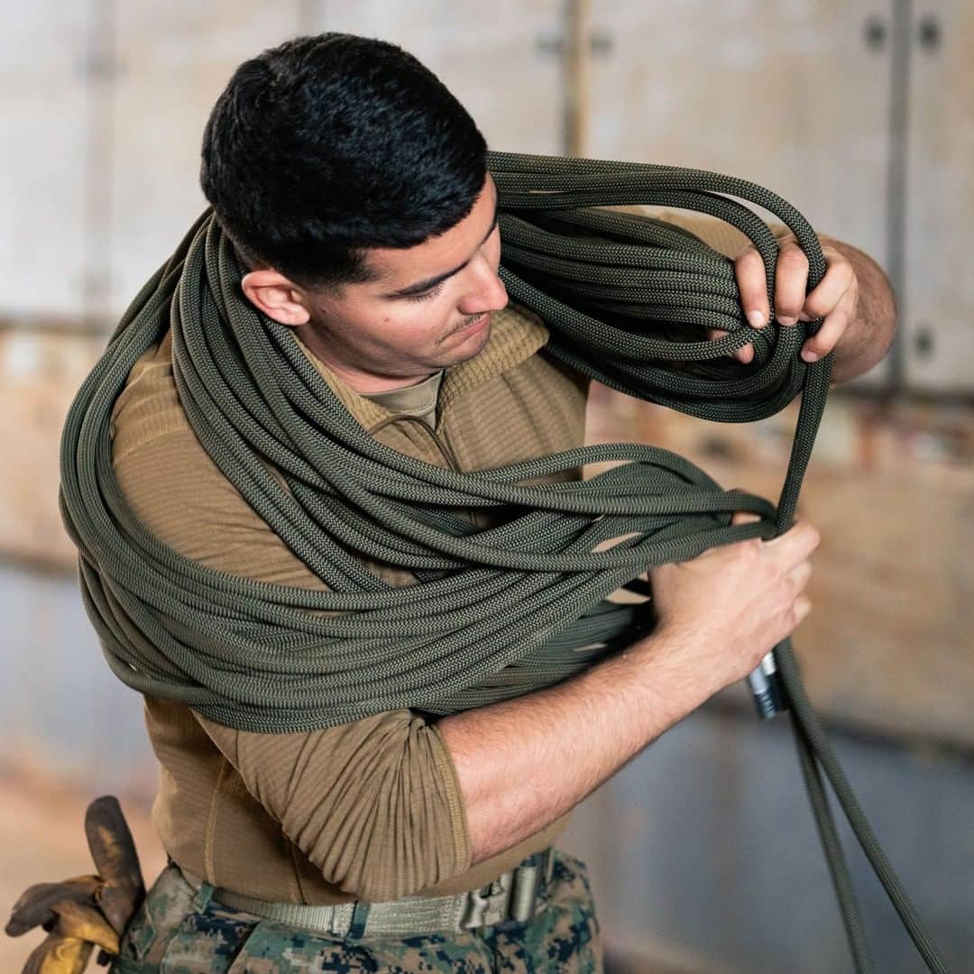 アメリカ海兵隊さんのインスタグラム写真 - (アメリカ海兵隊Instagram)「When Your Friend Doesn’t Give You A Blanket  Lance Cpl. Chance Morland, a machine gunner with @31stMeu, coils rope aboard the @USNavy’s #USSGermantown (LSD 42) during rappelling and climbing rehearsals. Operations enhance interoperability with allies and partners while serving as a ready response force to defend peace and stability in the Indo-Pacific region. (U.S. Marine Corps photo by Lance Cpl. Andrew R. Bray)  #USMC #Marines #Military #Rappel @indopacom」2月26日 2時00分 - marines