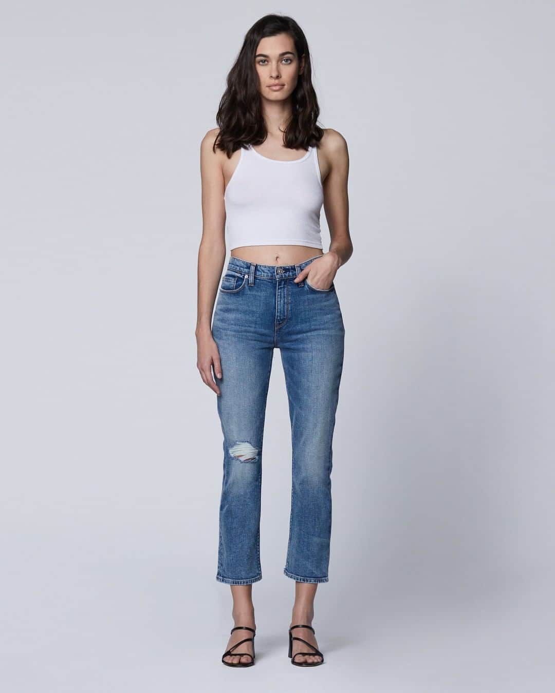 ハドソンのインスタグラム：「The best indigo denim—washed to perfection like a pair you’ve kept forever. Shop all things vintage-inspired via link in bio.」