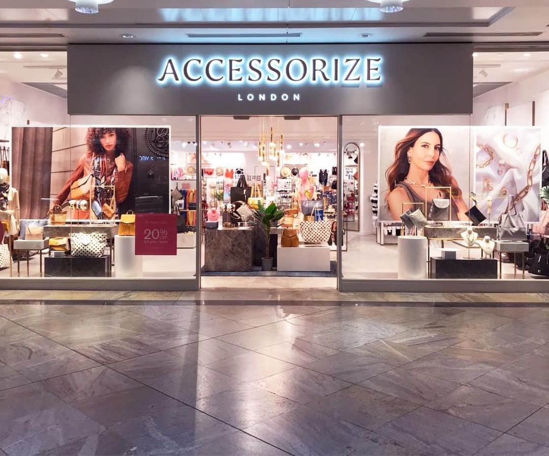 アクセサライズのインスタグラム：「Check us out! Our Fulham and Southampton stores have had a makeover and are looking pretty incredible (if we say so ourselves!) Pop in on Thursday night 4-7pm for our Sip and Style events. 🍾  Tap the link in our bio to read more about our new stores. #Accessorize」