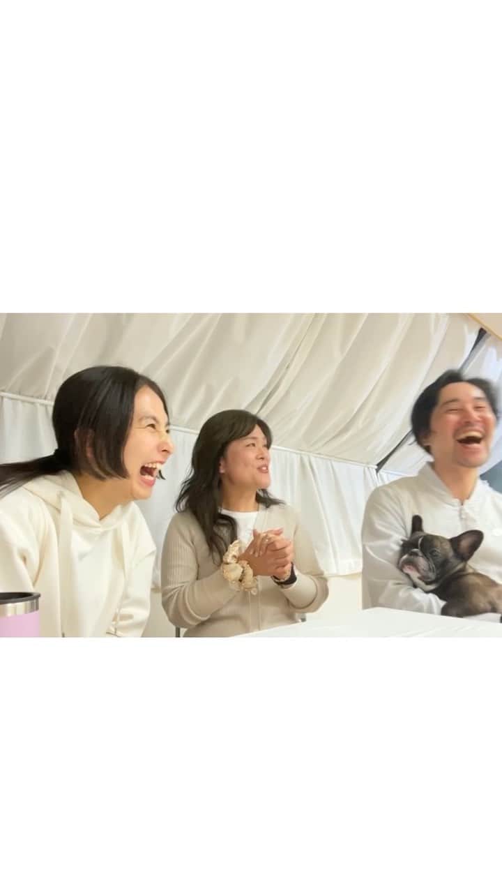 芥川舞子のインスタグラム：「この動画は、来期 @hridaya_yogaschool ティーチャーズトレーニング開講に向け、当校のティーチャーズトレーニングがどんな内容かを視聴者の皆さんに知ってもらう企画の一部となります。  TT卒業生をゲストに招いて、様々なお話をしていきます。  第一回目ゲスト： TT1期卒業生　小川英里子さん」