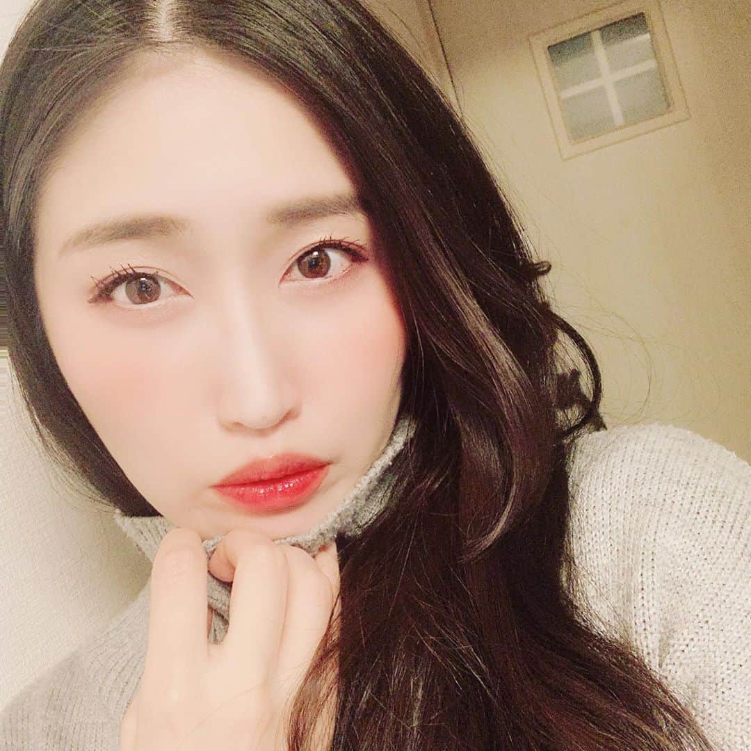 峰なゆかさんのインスタグラム写真 - (峰なゆかInstagram)「コロナのせいであまりお出かけもできないし自撮りくらいしかやることがないねー #selfie #japanese #japanesegirl」2月26日 3時01分 - minenayuka