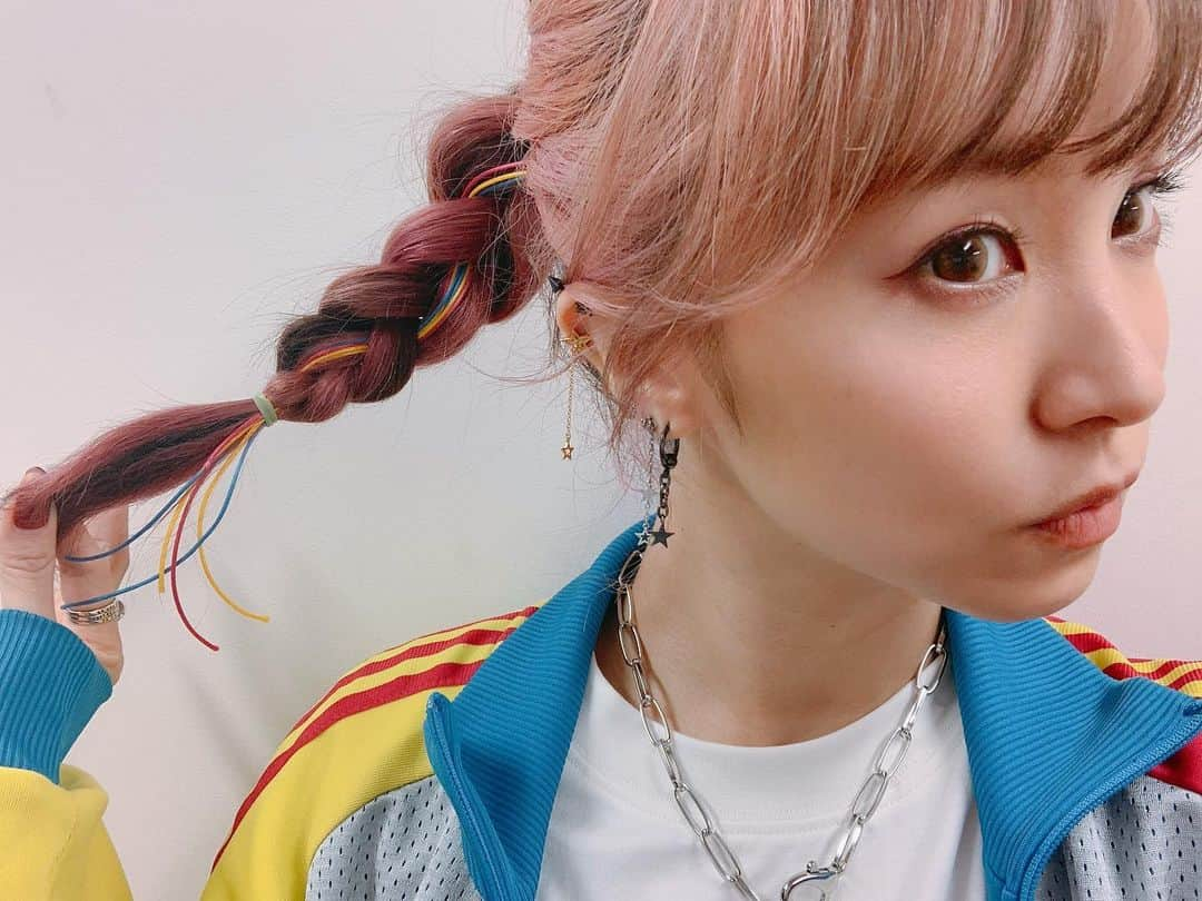 LiSAさんのインスタグラム写真 - (LiSAInstagram)「からふる三つ編みしっぽ🍤 #LiSA #たばたばへあめいく」2月25日 18時14分 - xlisa_olivex