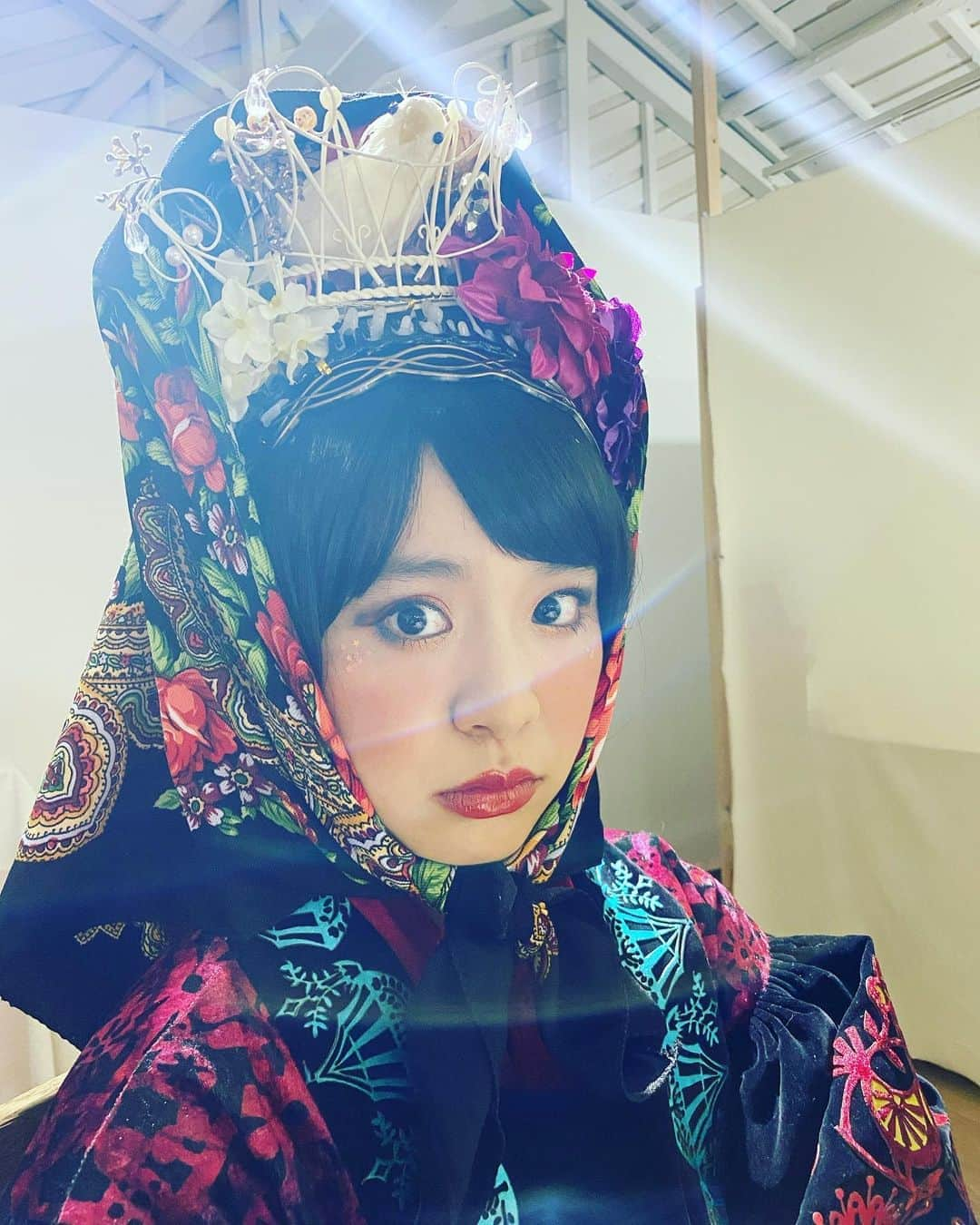 小春さんのインスタグラム写真 - (小春Instagram)「#姉カメラ  MV見たかね」2月25日 18時48分 - suttokodokkoiii