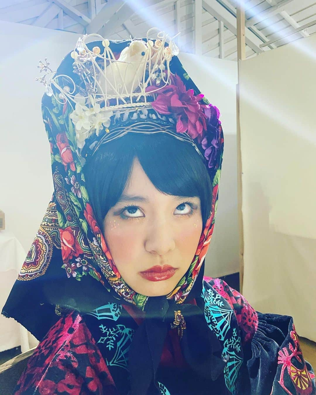 小春さんのインスタグラム写真 - (小春Instagram)「#姉カメラ  MV見たかね」2月25日 18時48分 - suttokodokkoiii