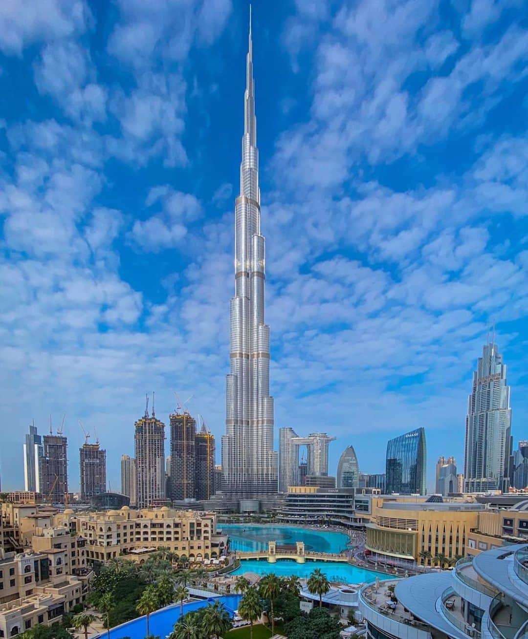 ドバイのインスタグラム：「Burj Khalifa, World’s tallest building #Dubai 📷:@mialmousa1」