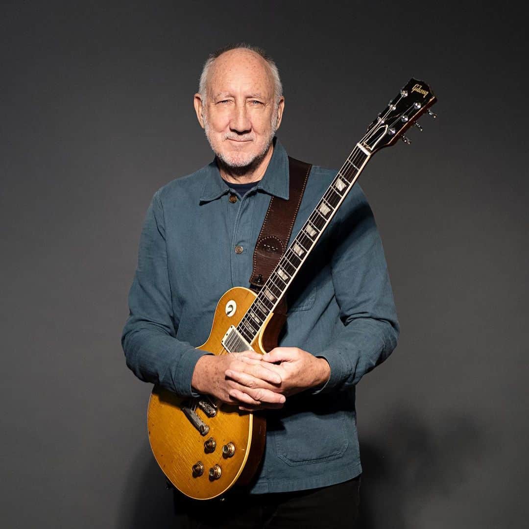 ピート・タウンゼントのインスタグラム：「Peter Green’s Lemon Burst Les Paul which he sent to the rehearsal of the concert in his honour tonight at the London Palladium. Also me with John Mayall, a man who was so important to the early London blues scene. . . . . . #johnmayallandthebluesbreakers #johnmayall #petergreensfleetwoodmac #petergreen #mickfleetwoodofficial #andyfairweatherlow #stevetyler #londonpalladium #davidgilmour photo @rosshalfin」
