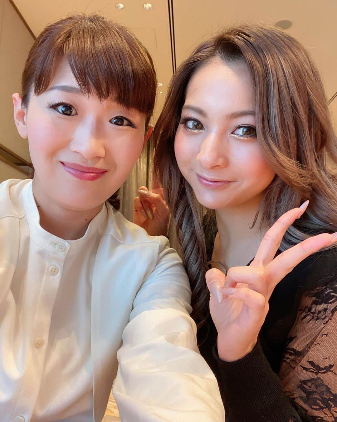 沙羅さんのインスタグラム写真 - (沙羅Instagram)「ゆきぽよちゃん。可愛すぎるよ。。。﻿💖 ゆきぽよちゃんが可愛すぎて、﻿ 私は2枚とも顔がひきつったよ。﻿ ﻿ ゆきぽよちゃんは﻿ 気さくで可愛くてしっかりしてて﻿ いつも無邪気に笑ってて﻿ 私のことを可愛いって言ってくれる。﻿ ありがとう！ありがとうー😭  #ゆきぽよ #美女すぎる」2月25日 19時55分 - sarapika128