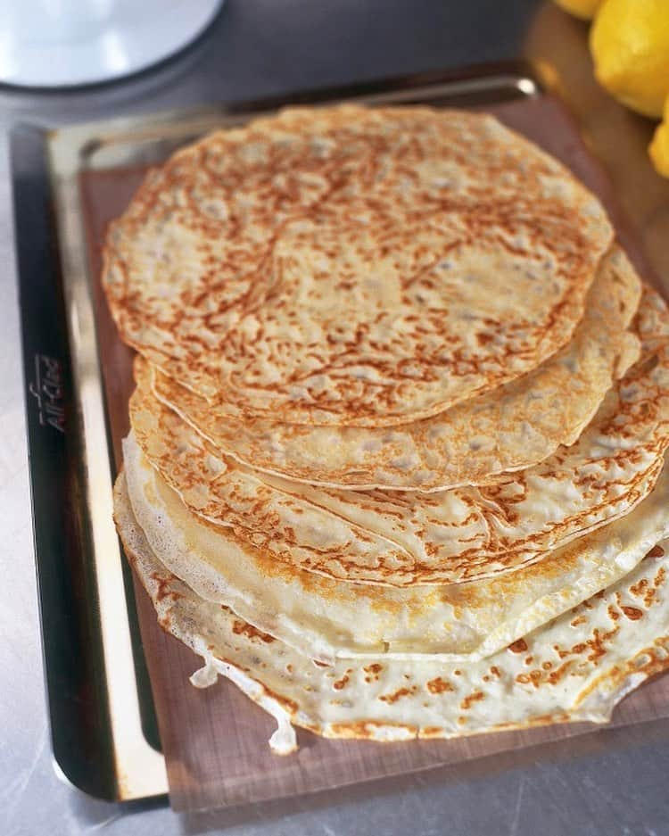 ナイジェラ・ローソンさんのインスタグラム写真 - (ナイジェラ・ローソンInstagram)「‪In celebration of #PancakeDay the pancakes of my childhood, and indeed my children’s too, namely Crêpes are #RecipeOfTheDay. I’ll have mine with gritty granulated sugar and lemon, but feel to anoint as you like!‬ And to get the recipe, click on link in bio.  To clarify, proceed as follows: tap on my name, which will take you to a page that has a link on it that says www.nigella.com/instagram. When you click on this link, it will take you to a page of photographs: click on the picture of the recipe in question!  Photograph by James Merrell  #feast」2月25日 20時15分 - nigellalawson