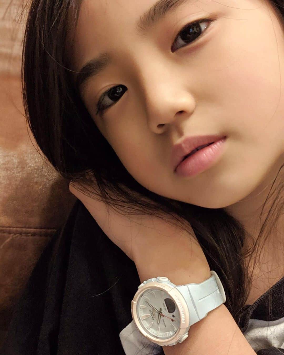 Rieさんのインスタグラム写真 - (RieInstagram)「最近大人みたいに時計をつけたがるからコーデに合わせたBABY-Gをつけるのが好き♡﻿」2月25日 20時17分 - riemirin_k