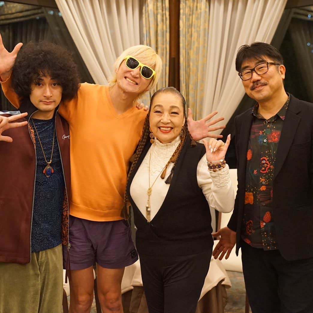 亀田誠治のインスタグラム：「今日は日比谷公園にある松本楼で湯川れい子先生 、みのミュージック、たなしんと一緒にYouTubeの撮影をしました！親子孫3世代集結！🕺🕺💃🕺未来の音楽に希望満開！🌸3月中旬に公開予定です！ #日比谷音楽祭　#HYC」