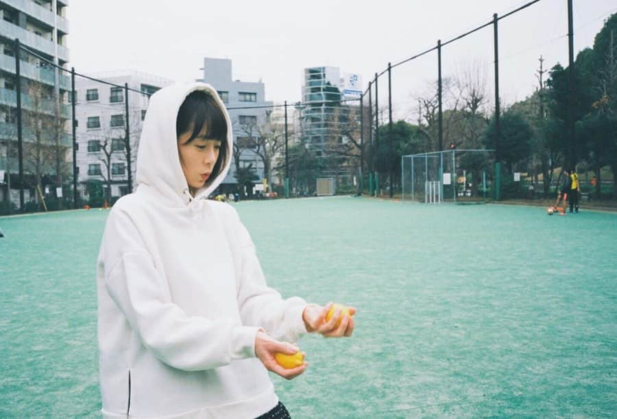 吹越ともみさんのインスタグラム写真 - (吹越ともみInstagram)「レモン日和🍋🍋🍋🌈 ㅤㅤㅤㅤㅤㅤㅤㅤㅤㅤㅤㅤㅤ ㅤㅤㅤㅤㅤㅤㅤㅤㅤㅤㅤㅤㅤ ㅤㅤㅤㅤㅤㅤㅤㅤㅤㅤㅤㅤㅤ ㅤㅤㅤㅤㅤㅤㅤㅤㅤㅤㅤㅤㅤ 🍋(@_hikari_shot)ㅤㅤㅤㅤ #photo#photography#camera#portrait#film#remon#remon#remon #🍋#🍋#🎾#🍋#🍋」2月25日 21時01分 - fukitomo