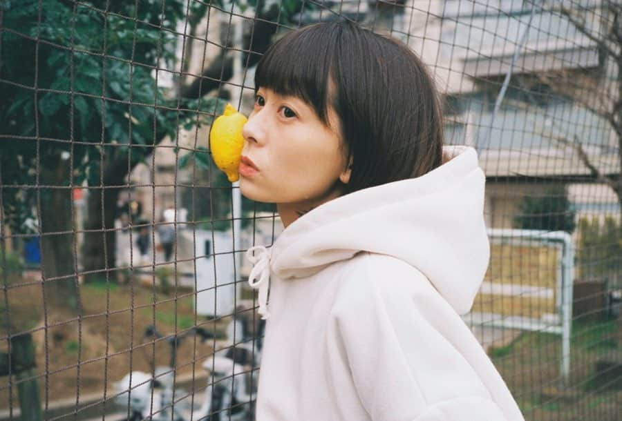 吹越ともみさんのインスタグラム写真 - (吹越ともみInstagram)「レモン日和🍋🍋🍋🌈 ㅤㅤㅤㅤㅤㅤㅤㅤㅤㅤㅤㅤㅤ ㅤㅤㅤㅤㅤㅤㅤㅤㅤㅤㅤㅤㅤ ㅤㅤㅤㅤㅤㅤㅤㅤㅤㅤㅤㅤㅤ ㅤㅤㅤㅤㅤㅤㅤㅤㅤㅤㅤㅤㅤ 🍋(@_hikari_shot)ㅤㅤㅤㅤ #photo#photography#camera#portrait#film#remon#remon#remon #🍋#🍋#🎾#🍋#🍋」2月25日 21時01分 - fukitomo