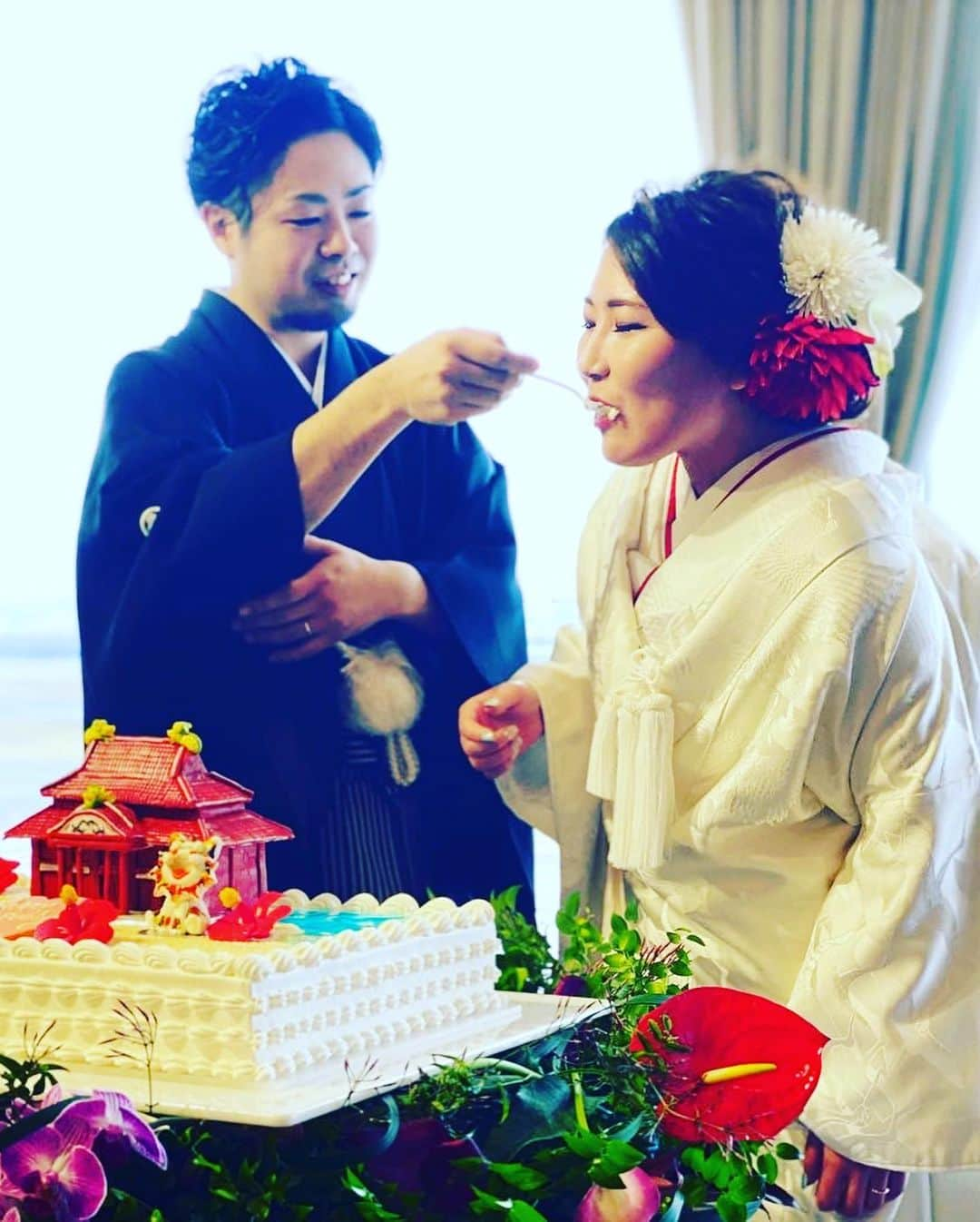 木村真野・紗野さんのインスタグラム写真 - (木村真野・紗野Instagram)「束田トレーナーの披露宴✨ 羽田空港での披露宴は初めて^_^ 素敵な演出✨✈️ 家族愛に溢れる披露宴に涙涙でした🥺✨ 幸せそうな束田トレーナーが見られてまやさやも幸せでした❤️✨ ほんとうにありがとう✨ そして本当におめでとう🥰😍❤️✨ #wedding #hanedaairport #skywedding #team #family #friend #笑顔道　#egaodo #披露宴　#おめでとう　#幸せになってね」2月25日 21時29分 - mayasaya_kimura