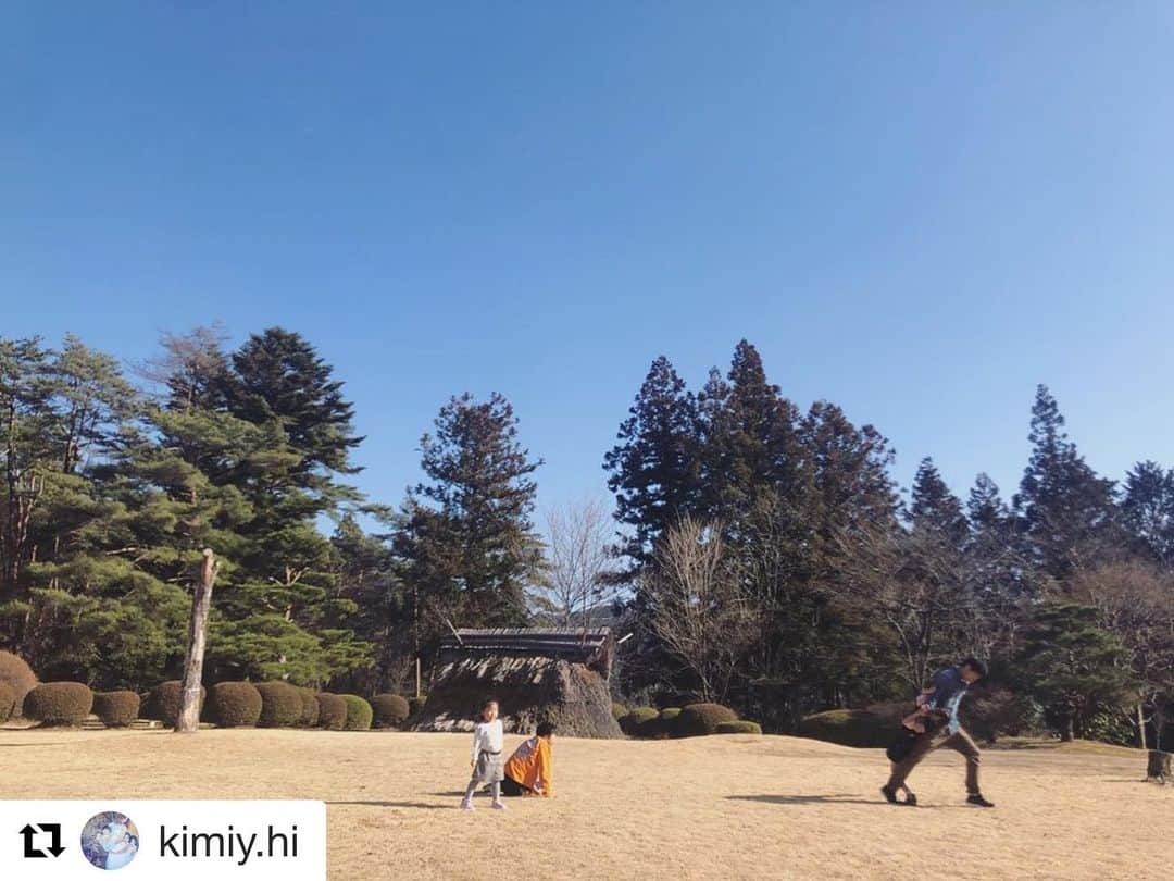 Gero City【下呂市公式アカウント】さんのインスタグラム写真 - (Gero City【下呂市公式アカウント】Instagram)「#Repost @kimiy.hi with @get_repost ・・・ ぽっかぽかの気持ちの良い一日♡ . お昼から縄文公園へ♩ そしてみんなで相撲をとりました 笑 . . #縄文公園#相撲#家族#外遊び#公園#楽しい日#良い天気#公園#下呂#休日#gerostagram#下呂アンバサダー#池#池の鯉#鯉に餌やり」2月25日 22時10分 - gerostagram