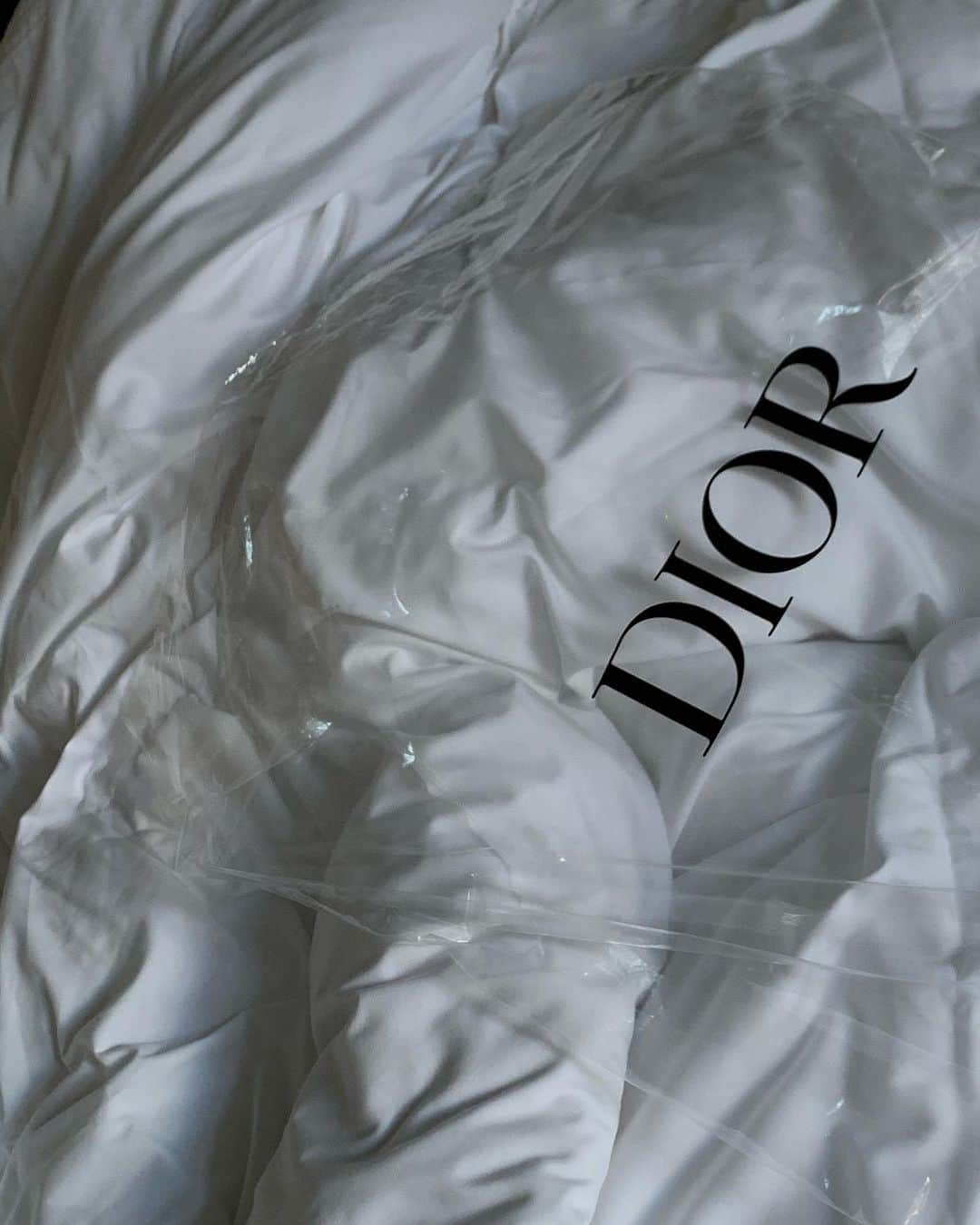 Mathilde Goehlerのインスタグラム：「Reklame.. Off to @dior 🖤🖤🖤」