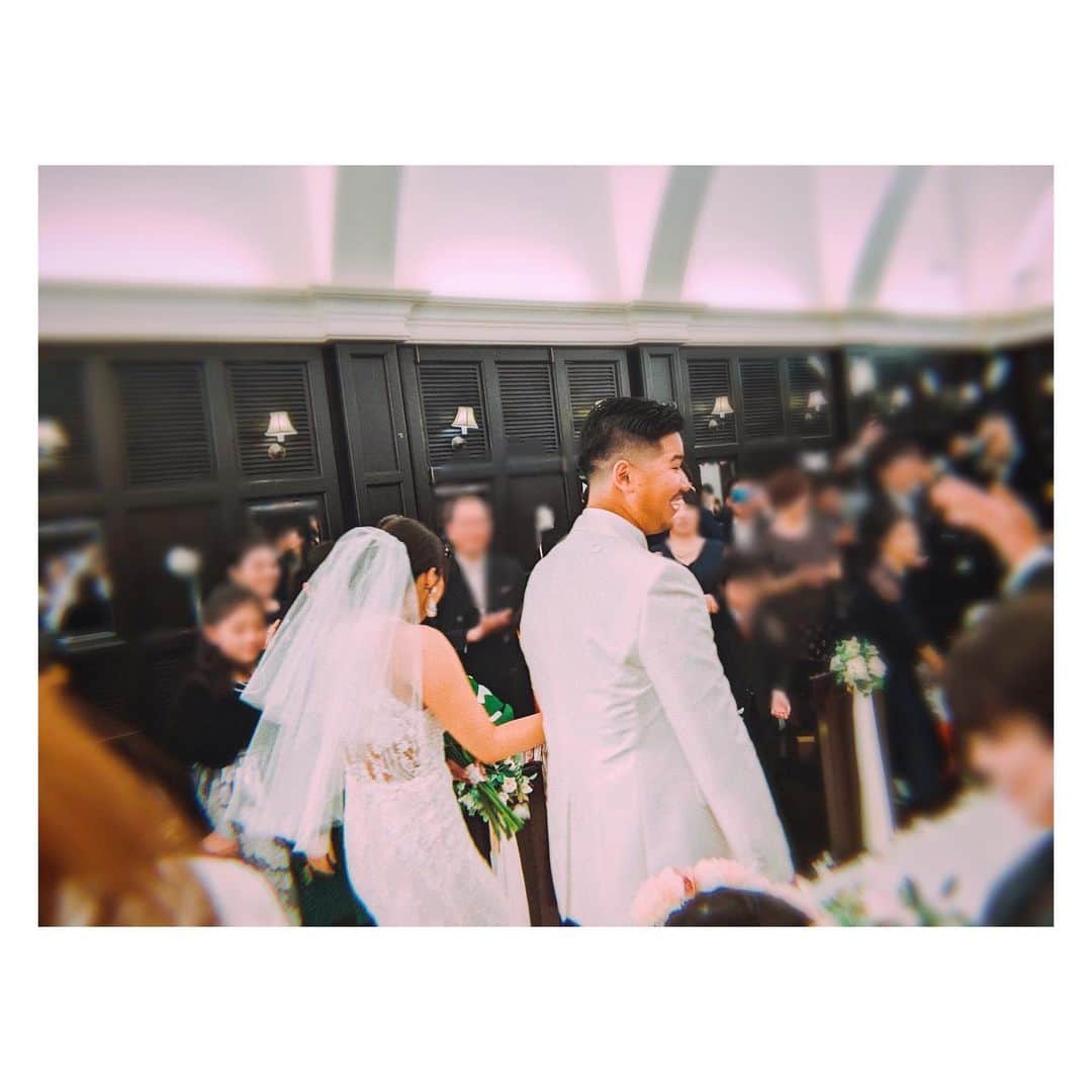 高橋メアリージュンさんのインスタグラム写真 - (高橋メアリージュンInstagram)「浸ってます。 I am immersed in this... Happy Wedding💖 #brotherswedding  #弟の結婚式 #4人きょうだい #高橋きょうだい #TakahashiSiblings  二人が出てくる前からみんな号泣していた。「早いがな！」と笑いながらツッコむ幸せ。」2月25日 22時39分 - maryjuntakahashi