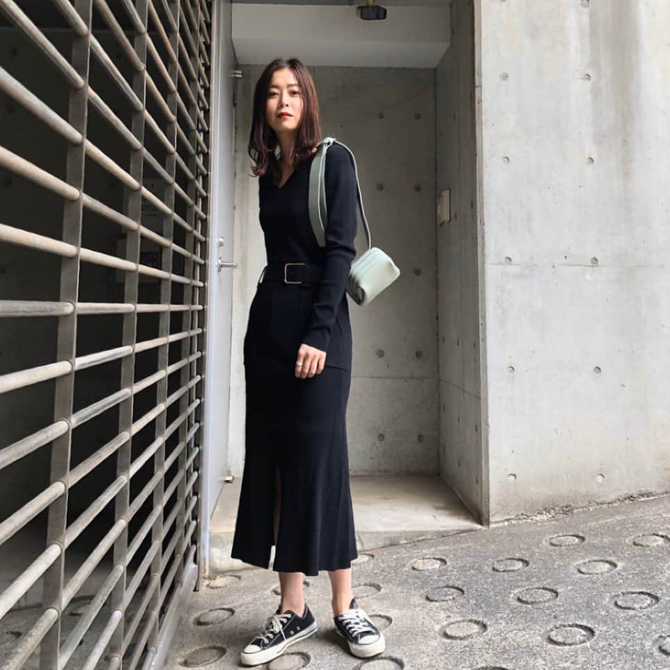 のインスタグラム：「NEW ITEM ♥ ・ ・ BELTED KNIT DRESS BLK / BRN / BLU S / M ¥19,500 (+tax) ・ @aym__319  174cm / Mサイズ着用 ・ ・ #ameri #amerivintage #アメリ #アメリヴィンテージ #onepiece #dress #ワンピース #ドレス  #SS #spring #shinjuku #lumine2 #ameri新宿」