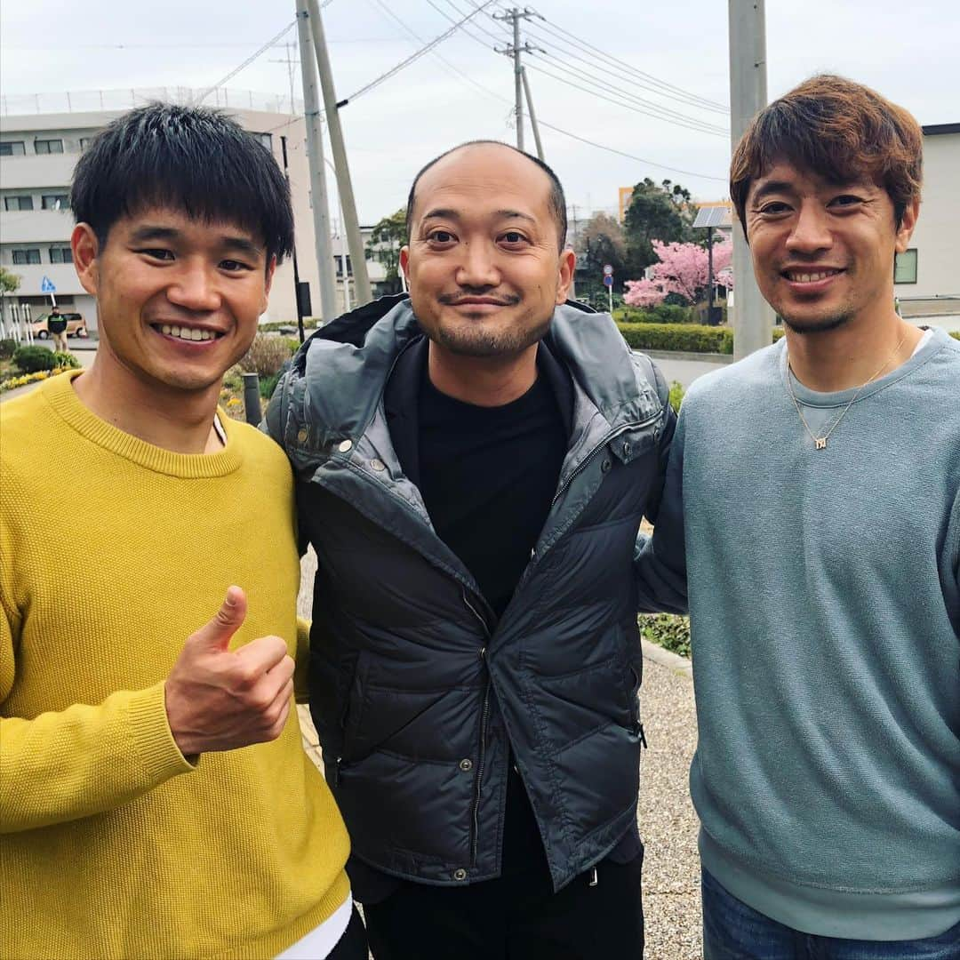 石原孝尚のインスタグラム：「今日は湘南ベルマーレ行って、GMの関口さんに会ってきました⚽️ 関さんは、筑波にいたころからお世話になってて、ひさびさにお会いして、たくさんお話聞けました😊  湘南ベルマーレの未来がすごく楽しみです！！！ 梅ちゃんと直輝にも、ひさびさ会えて嬉しかった😜  近々、ご飯行こうね😊  関さんとは写真忘れました😆笑笑  #湘南ベルマーレ  #梅崎司  #山田直輝」