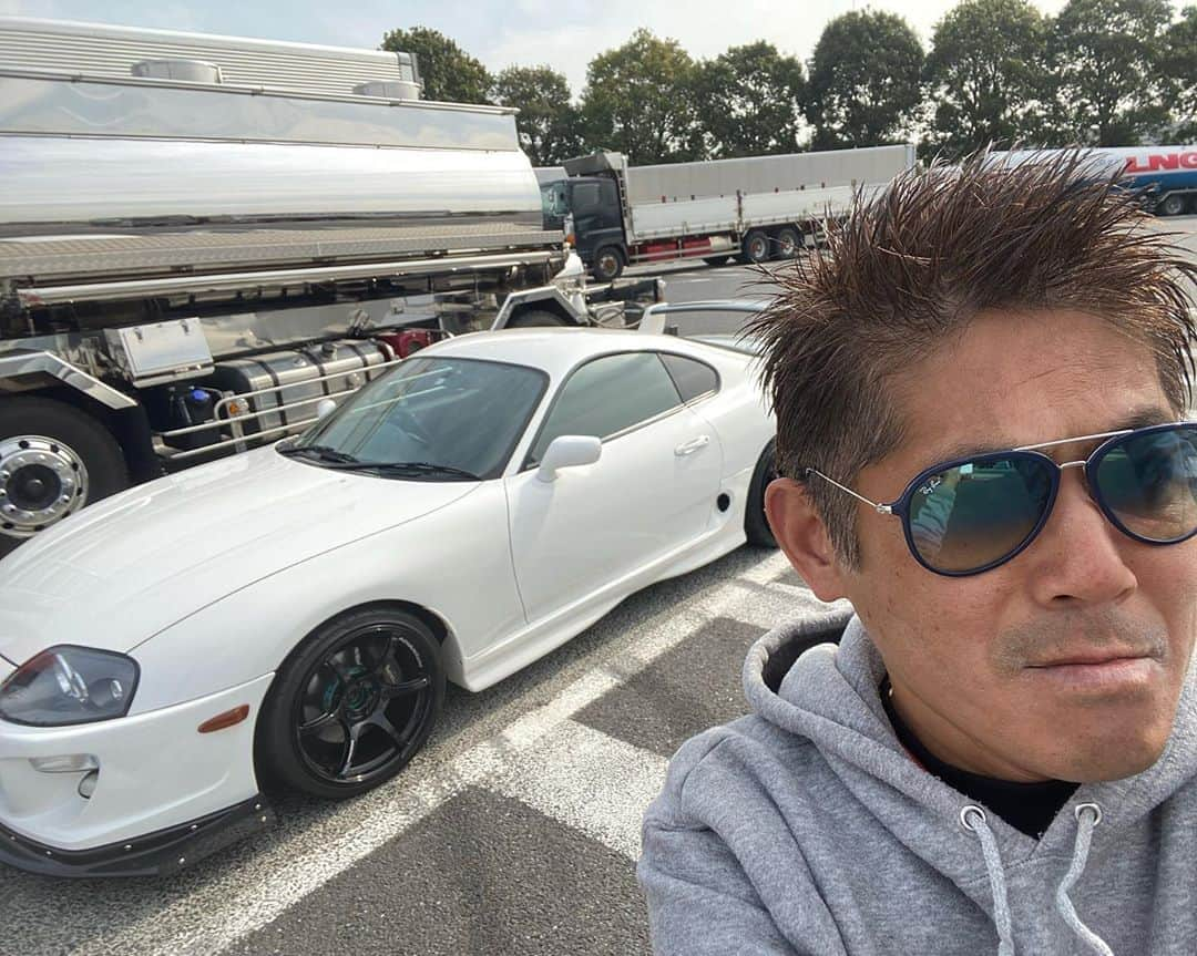 織戸学さんのインスタグラム写真 - (織戸学Instagram)「最近車と楽しんでるなー そんな年齢になって来たのかも。 本当に楽しい。  やはりマニュアルって楽しいねって、改めて実感してる。  僕にとって大切な時間です。  #MAXORIDO  #Rollingnice #MAXORIDO #MAXORIDORACING #130RYOKOHAMA #SUPRA #RIDOX #CHASEDREAMS #YOKOHAMA #ADVAN」2月25日 23時42分 - maxorido