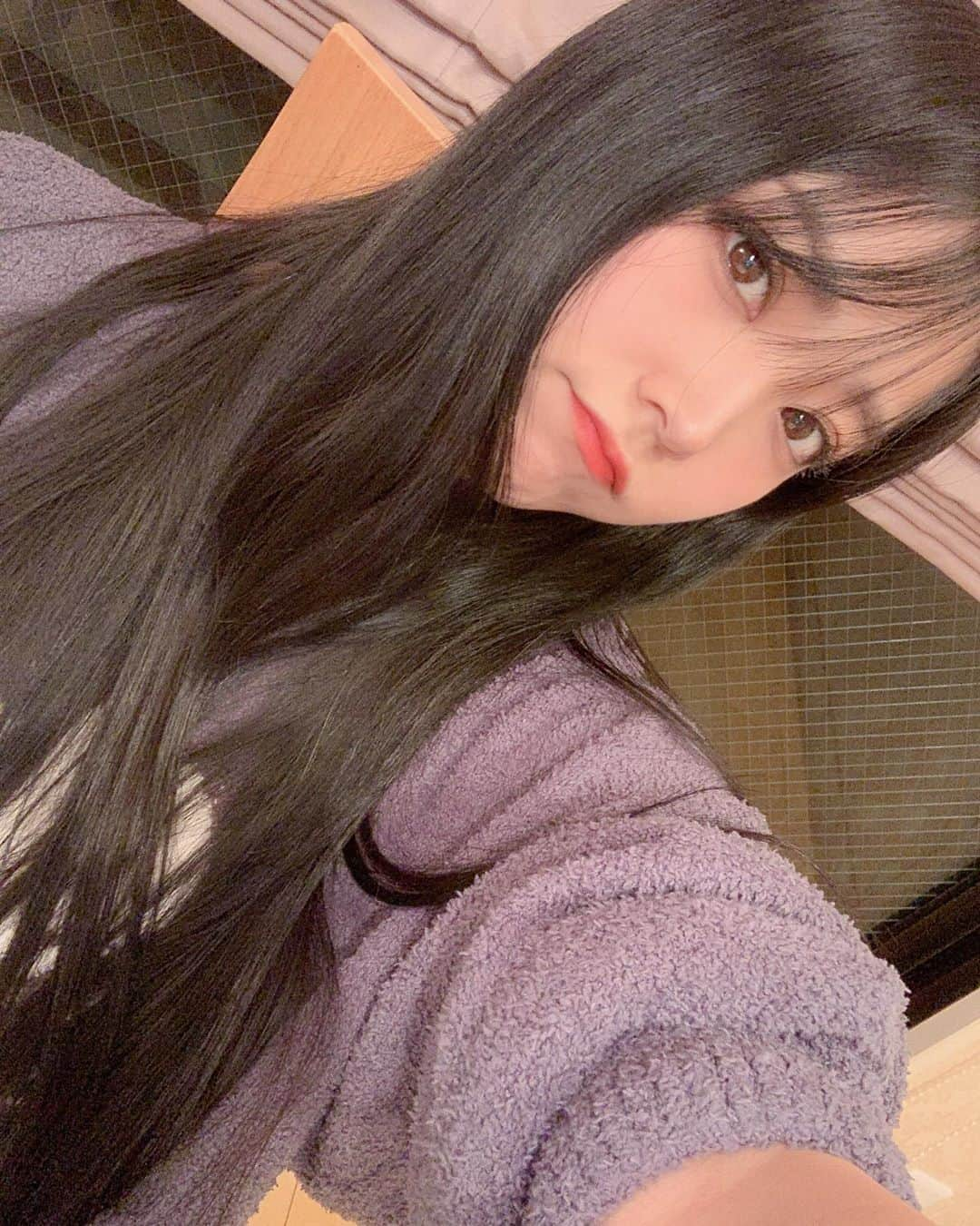 白間美瑠さんのインスタグラム写真 - (白間美瑠Instagram)「黒髪ーーー🧏🏻‍♀️」2月25日 23時44分 - shiro36run