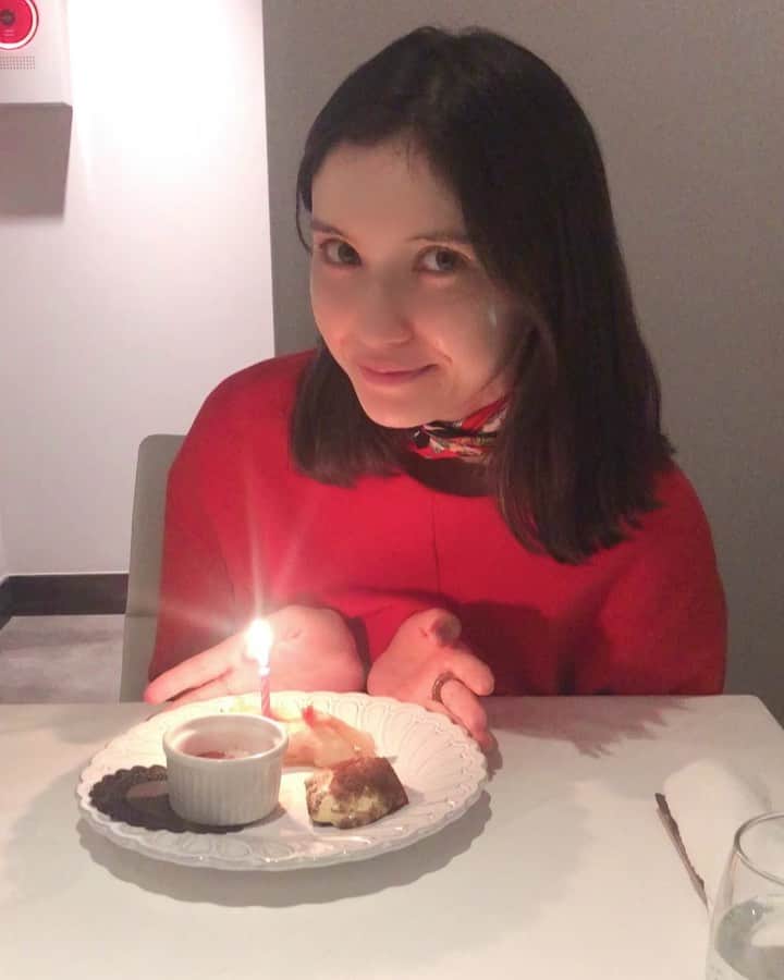 のインスタグラム：「#市川紗椰 ちゃん #2月14日誕生日おめでとう🎂🎉🎈 #なんとバレンタインデーが誕生日だなんて❣️ #大好き😘💕 #女史会 @sayaichikawa.official  #ブラマソーレ で #千吉良恵子 @chigirakeiko #ヘアーメイク  #cheekone @cheekone_hairmake」