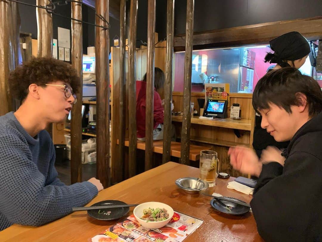 浜田のインスタグラム：「今年3度目の上垣くんを送る会。もうさすがにはよ東京行って欲しい^o^」