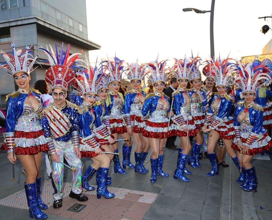 上枝恵美加さんのインスタグラム写真 - (上枝恵美加Instagram)「El tercer carnaval de mi vida. Japonesa? Carnaval? Sí, totalmente otra cultura. Pero ME ENCANTA❤️ Gracias por todo @latarracodeluxe ． 人生で3回目のカーニバル。 全く違う文化だけど、 とっても素敵。貴重な体験をさせて頂ける自分の環境に感謝しかありません☺︎ ． ． #カーニバル #carnaval2020 #igertgn #American #🇺🇸 #tarragona #USA #carnaval #carnival #japanesegirl #lifeinSpain」2月26日 0時22分 - emika_kamieda