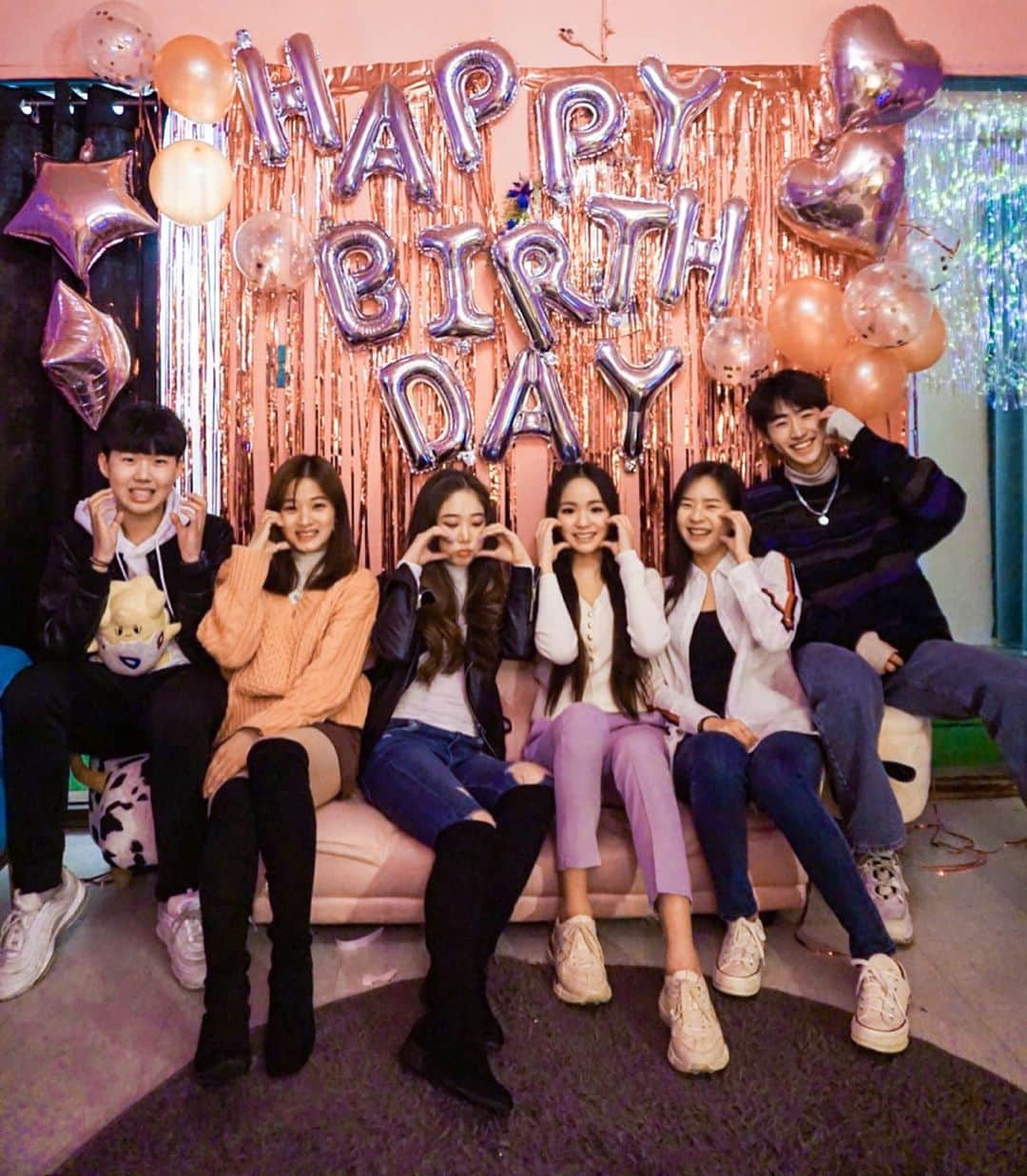 イム・ウンスのインスタグラム：「_ HAPPY 17TH BIRTHDAY🎉 . . #0226 #💜」