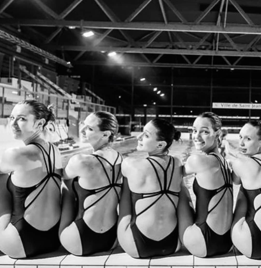 ヴィルジニー・デデューさんのインスタグラム写真 - (ヴィルジニー・デデューInstagram)「💦 iS COME iN 💦 The new Swimsuit of our collaboration  is for Sale online ...! -> www.decathlon.fr by @natationartistique • • So proud #swimsuit #towel Gélatine #synchrogirl #artisticswimming #synchronizedswimming #athlete #natationartistique #natationsynchronisé #swimsuit #womansport #figureimposée #technique #performance #confort 👌🏼🧜🏼‍♀️🧜🏼‍♀️🧜🏼‍♀️🧜🏼‍♀️🧜🏼‍♀️🧜🏼‍♀️🧜🏼‍♀️🧜🏼‍♀️」2月26日 0時56分 - virginie_dedieuoff